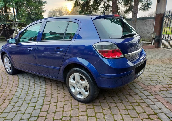 Opel Astra cena 14890 przebieg: 143800, rok produkcji 2008 z Wieliczka małe 529